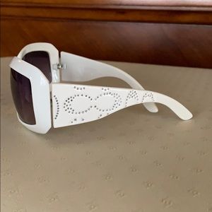 faux coach sunglasses